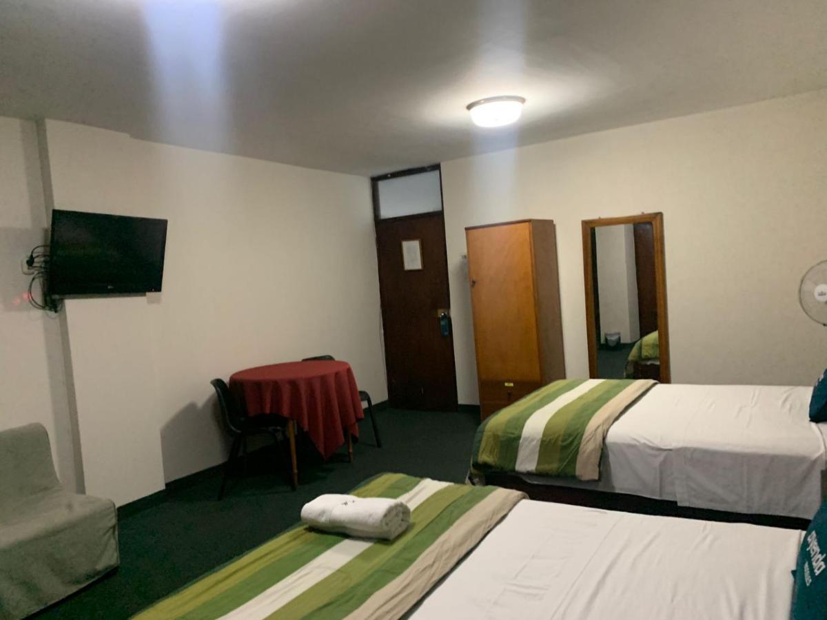 Hotel Las Mercedes Trujillo Extérieur photo